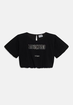 Črna krajšana majica s kratkimi rokavi in sprednjim napisom "MOSCHINO" ter "Milano" iz kristalčkov.