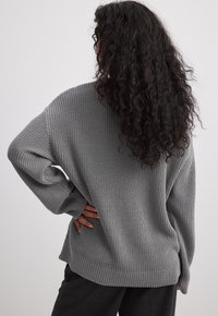 NA-KD Trui - grey