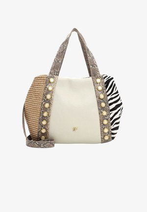 Borsa tote con corpo in pelle bianca, dettagli in tessuto naturale intrecciato, lato con stampa zebra, dettagli in oro e borchie decorative lungo le cuciture.
