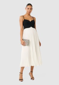 Forever New HARTFORD PLEATED DRESS - Koktélruha / Partiruha - black/white