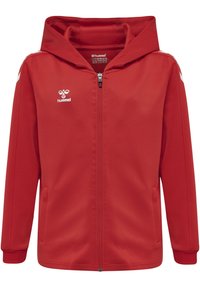 Rode hoodie-jack met ritssluiting en wit Hummel-logo op de borst, met witte chevronstrepen op de schouders en mouwen.