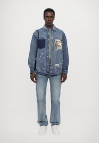 Evisu VIRTUAL VACATION PRINT & SEAGULL SHIRT - Camicia - dark blue denim