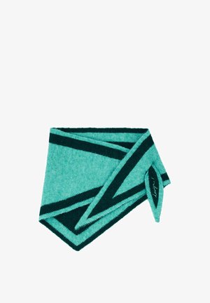 Lambavilla salli, millel on teal värvi alus ja tumerohelised diagonaalsed triibud. Pehme tekstuur, terava otsa ja dekoratiivse sildiga.