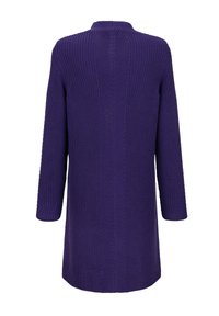 Paarse lange mouwen gebreide cardigan met ribbel- en chevronstructuren, weergegeven vanaf de achterkant op een witte achtergrond.