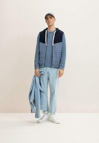 TOM TAILOR Sweat à capuche - china blue injected stripe