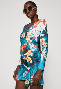 Guess EMILY - Robe fourreau - multi-coloured
