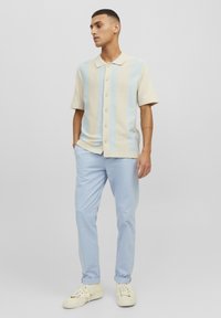 Jack & Jones JPSTMARCO JJFURY ANA - Chinot - spa blue
