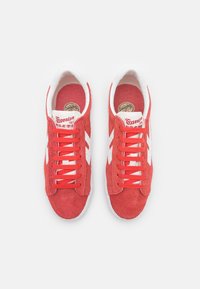 Warrior Shanghai DIME UNISEX - Sapatilhas - off red