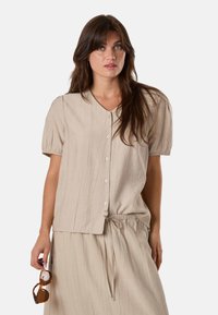 Non sélectionné, beige