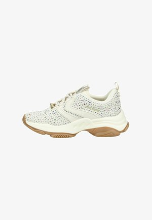 Bílý sportovní teniska s vícebarevnými kamínky, tlustou béžovou podrážkou, šněrováním vpředu a poutkem na patě, boční logo "Steve Madden."