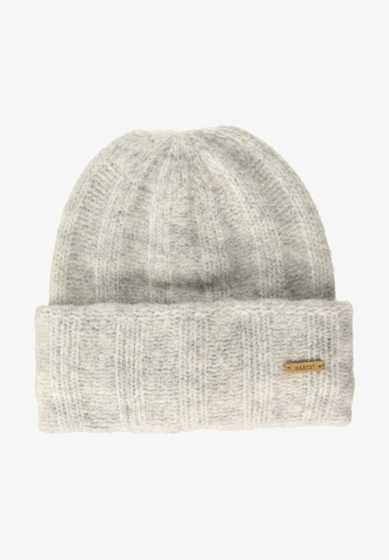 Béret tricoté gris clair avec un revers, texture en côtes verticales et une petite étiquette en métal sur le côté.