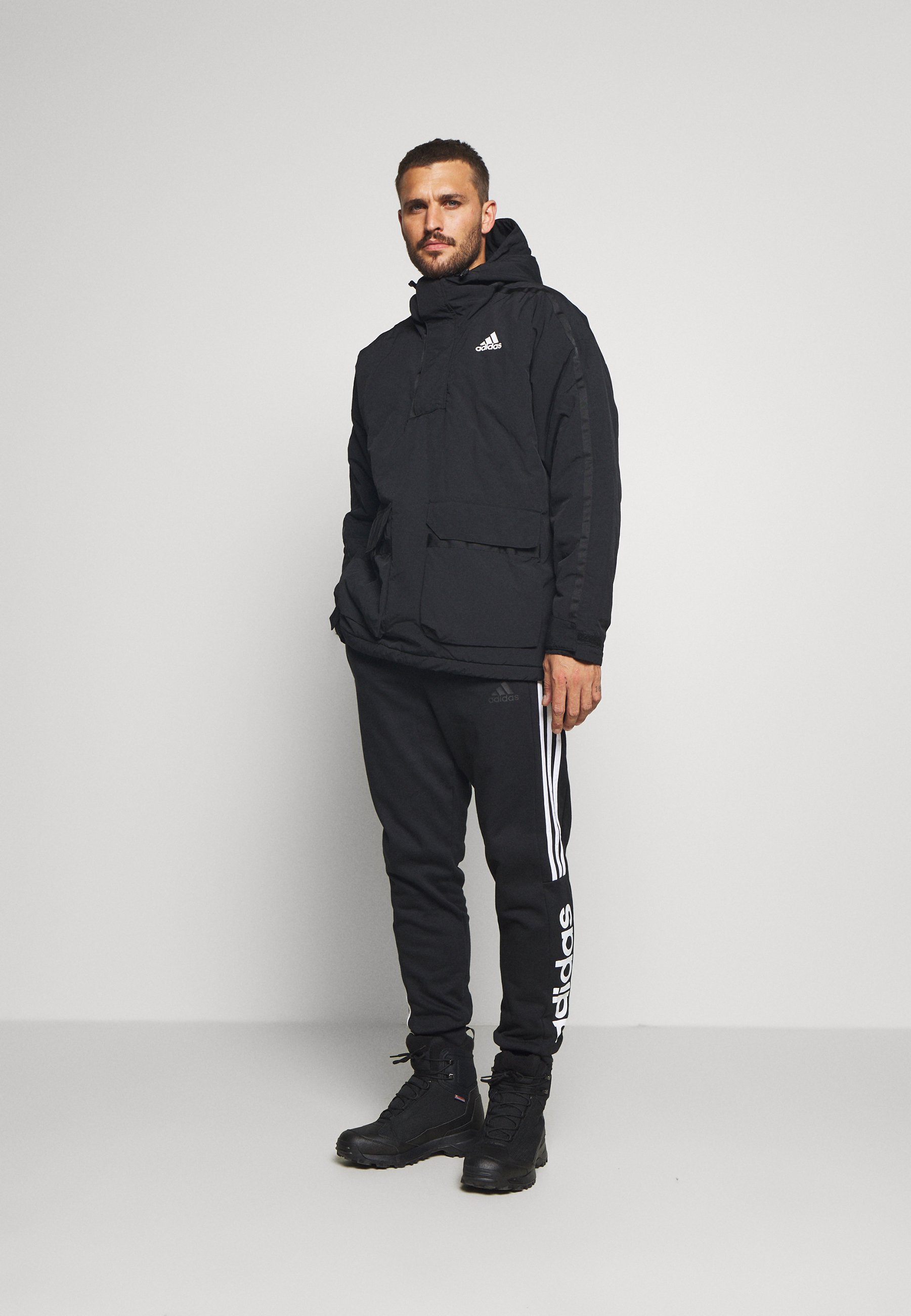 adidas Performance UTILITAS Vinterjakke blacksvart adidas Performance UTILITAS Vinterjakke blacksvart