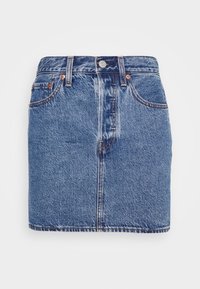 Blå denim mini kjol med framfickor, bälteöglor, knappstängning och orange sömmar.