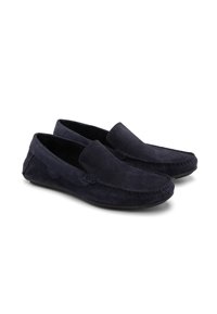 Tumesinised sametist loafers, millel on sile tekstuur, tikkitud detailidega ja madala profiiliga disain. Ilma nähtava riistvarata või aktsentideta.