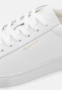 GANT MC JULIEN - Sneaker low - white/cognac