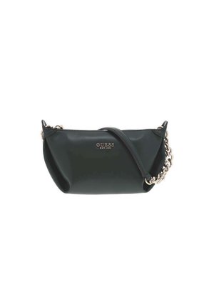 Sac à main en simili cuir vert avec une forme sculptée, une bandoulière en chaîne argentée et un logo sur le devant. Texture lisse et détails minimaux.
