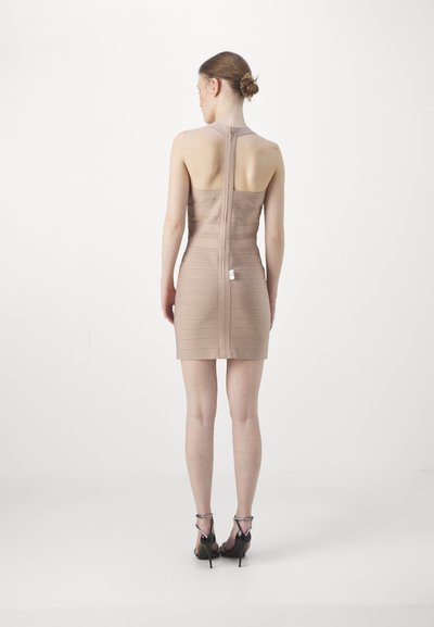 Hervé Léger BANDAGE SWEETHEART MINI DRESS - Svetríkové šaty - dune