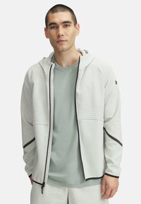 Unselected, hydro green 