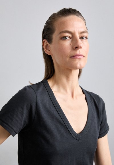 rag & bone THE VEE - Βασικό μπλουζάκι - black