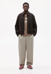 PULL&BEAR DARTED - Trousers - taupe