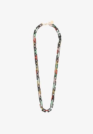 Długi naszyjnik z łańcuszka z prostokątnymi ogniwami w odcieniach czerni, zieleni, czerwieni, różu, bieli i złota, z złotym zapięciem oraz okrągłą zawieszką.