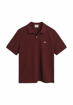 Burgundy pikétröja i bomull med tvåknäppning, korta ärmar, logotypdetalj på vänster bröst och sidoventiler.