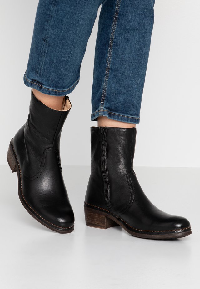 MEDOC - Botines - black