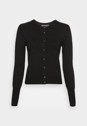 Zwarte gebreide cardigan met een ronde hals, lange mouwen en knoopsluiting. Heeft een gladde textuur en subtiele ribbeldetails bij de manchetten.