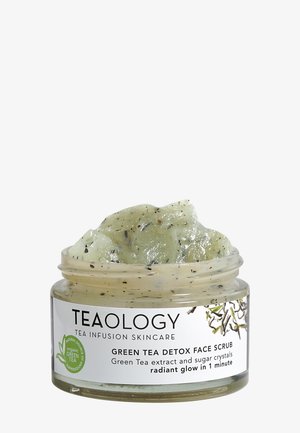 GREEN TEA DETOX FACE SCRUB - Ansiktsskrubb och peeling - -