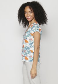 Koroshi SHORT SLEEVE PLEAS  - Pusero - Blanco