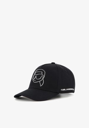 Casquette de baseball noire avec un dessin au trait blanc d'une personne portant des lunettes de soleil et le texte "KARL LAGERFELD" sur le côté.