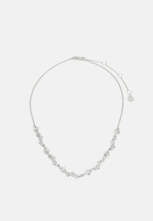 Collier en argent avec des motifs floraux, orné de pierres précieuses transparentes, avec des détails complexes et un fermoir ajustable.