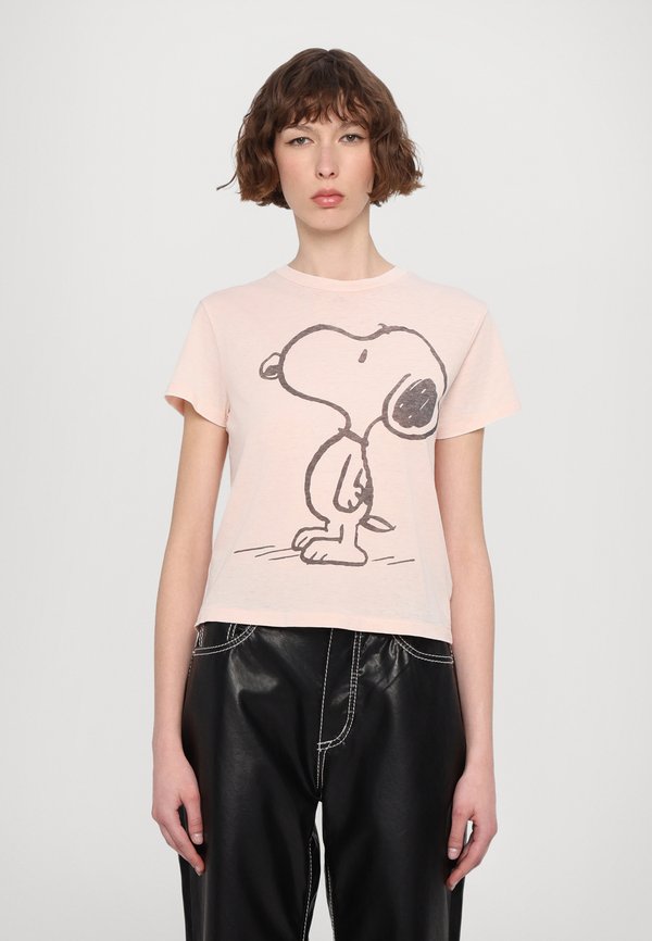 CLASSIC TEE SNOOPY - Print T-shirt - dahlia