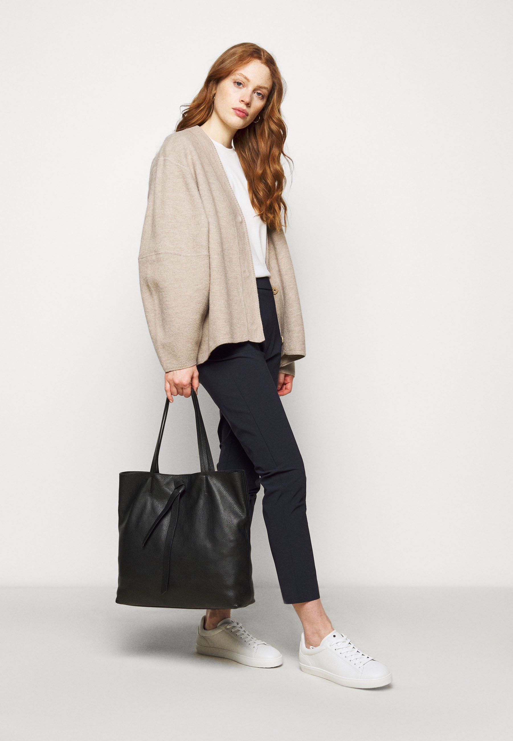 loungefly disney winnie the pooh hundred acre wood satchel bolsa