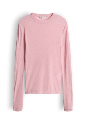 Chemise à manches longues en tissu rose doux, avec un col rond et une coupe droite à texture minimale. Finition sans coutures et sans ornements.