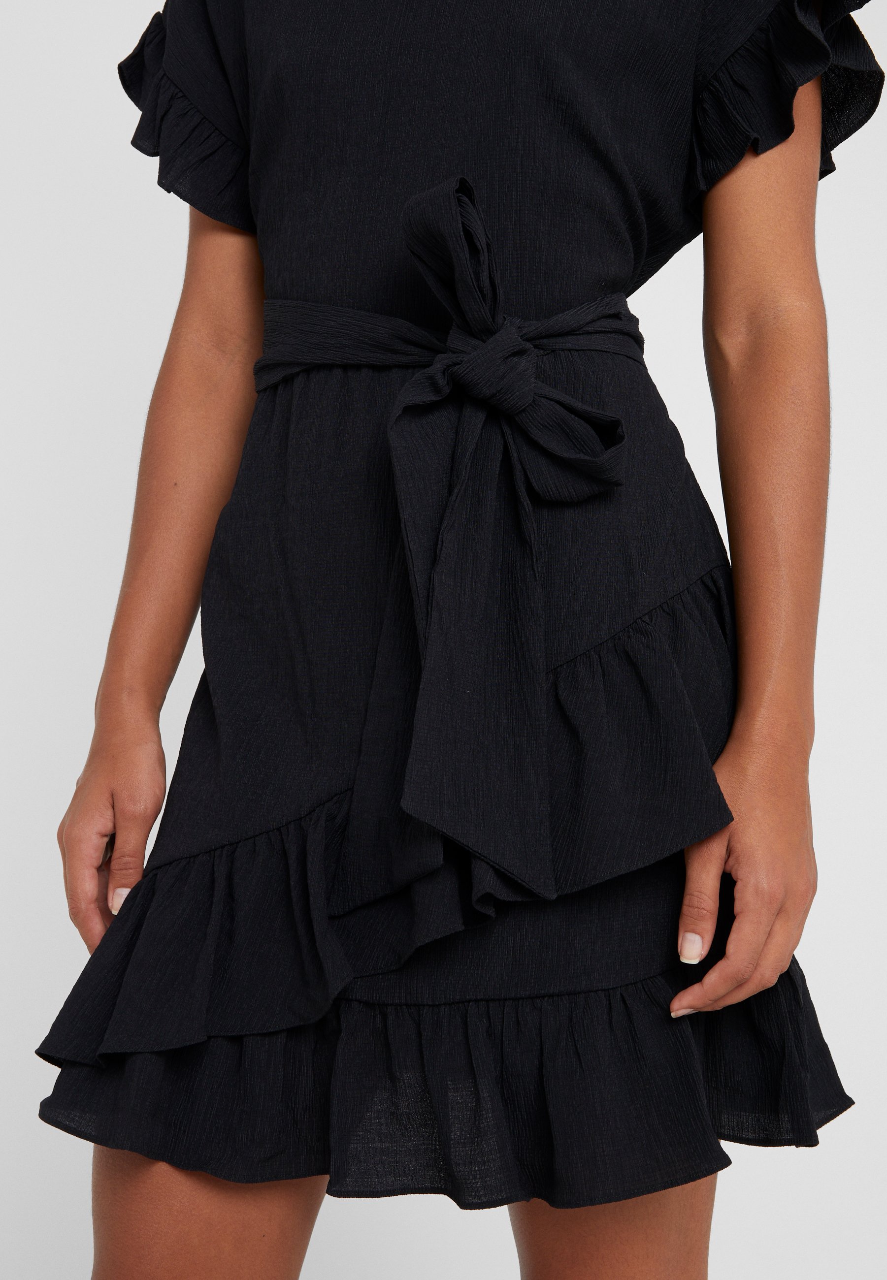 MICHAEL Michael Kors RUFFLE WRAP DRESS Kjole blacksvart MICHAEL Michael Kors RUFFLE WRAP DRESS - Kjole - black