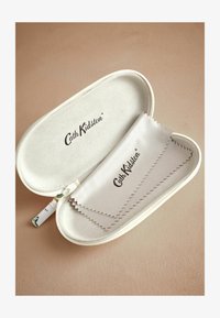 Nepasirinkta, ecru billy dog