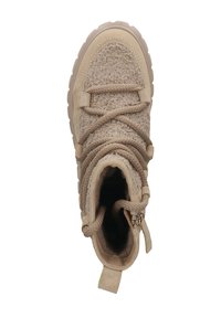 Beežid kõrged saapad tekstureeritud kangast pealispinnaga, paeltega ja pehme tallaga. Omab tõmbluku ja tõmbeauku mugavaks jalga panekuks.