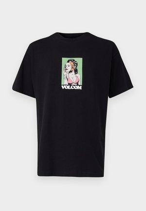 Zwarte katoenen t-shirt met een kleurrijke grafische print van een vrouw op de voorkant. Korte mouwen en ronde halslijn. Merklogo weergegeven eronder.