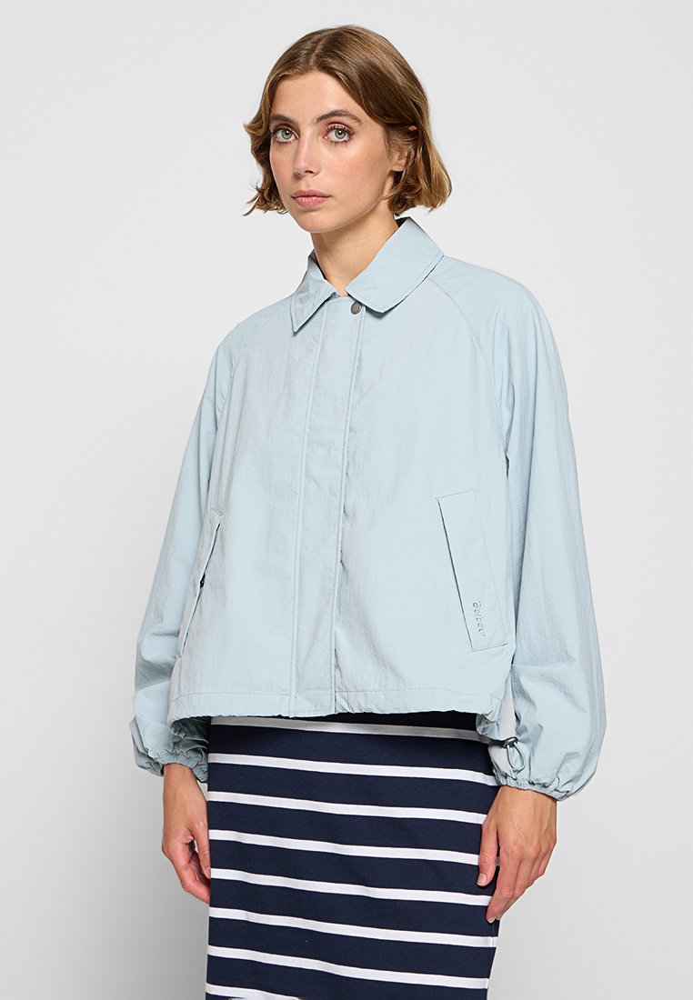 Barbour Lichte jas lichtblauw Barbour Lichte jas lichtblauw