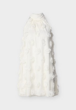 Robe blanche sans manches avec col haut, décorée d'appliqués floraux tridimensionnels répartis uniformément sur le tissu.