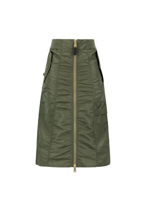 Jupe vert olive, longueur genou, en tissu matelassé avec une fermeture éclair sur le devant, des détails froncés et deux poches latérales. Accent en matériel doré.