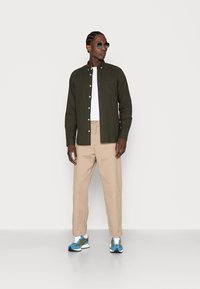 Only & Sons ONSALVARO SLIM SHIRT - Camisa - rosin