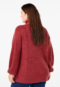 Zizzi FLASH MIT HOHEM KRAGEN UND REISSVERSCHLUSS - Maglione - merlot mel