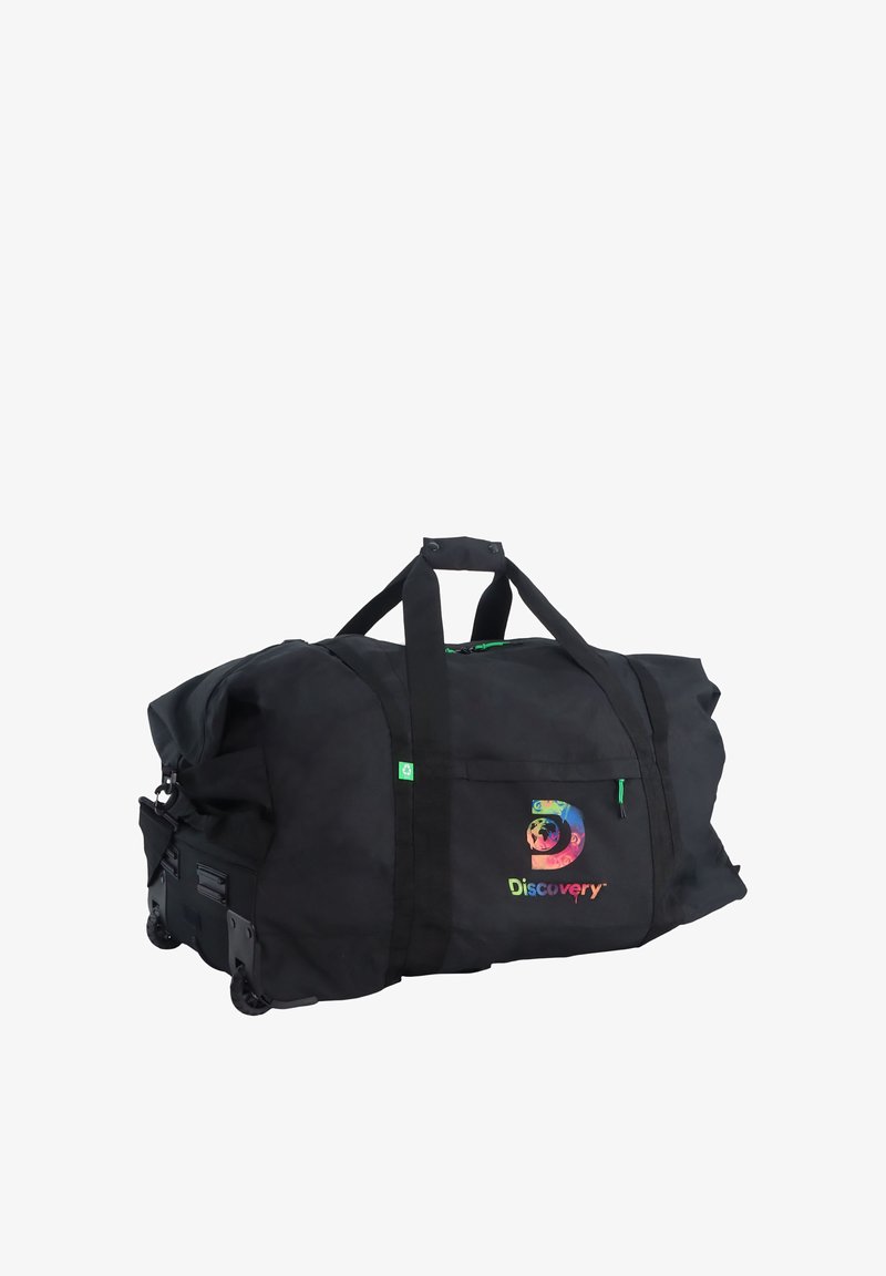 Bolsa de viaje rodante en tela negra con un colorido logo de "Discovery". Cuenta con asas duales, ruedas y un bolsillo lateral para almacenamiento.
