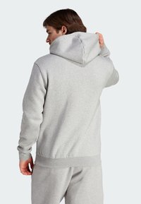 adidas Originals ESSENTIAL - Hoodie - medium grey heather