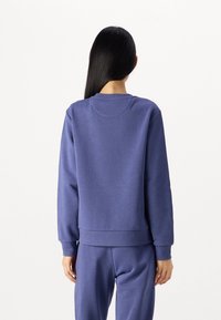 GANT TONAL SHIELD C NECK - Sweatshirt - dusty navy
