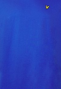 Lyle & Scott Jednoduché tričko - neon blue
