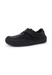 Zwarte leren schoenen met een ronde neus, voorzien van een enkele verstelbare klittenbandsluiting en een gegroefde rubberen zool.
