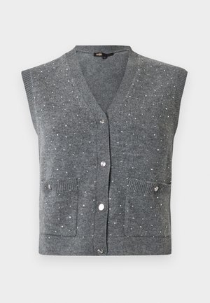 Veste sans manches grise en tricot avec col en V, boutons sur le devant, deux poches avant et petites perles blanches dispersées en décoration.